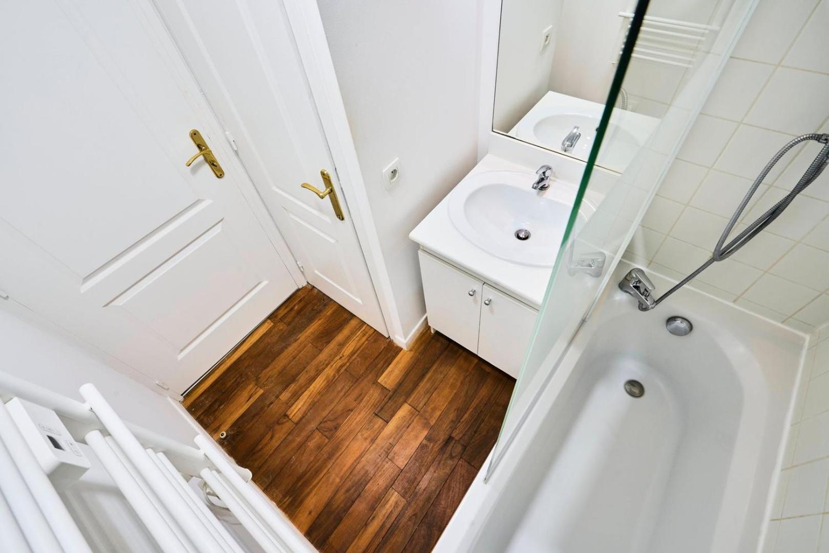 Large Between Train Station & Grand Place Apartamento *