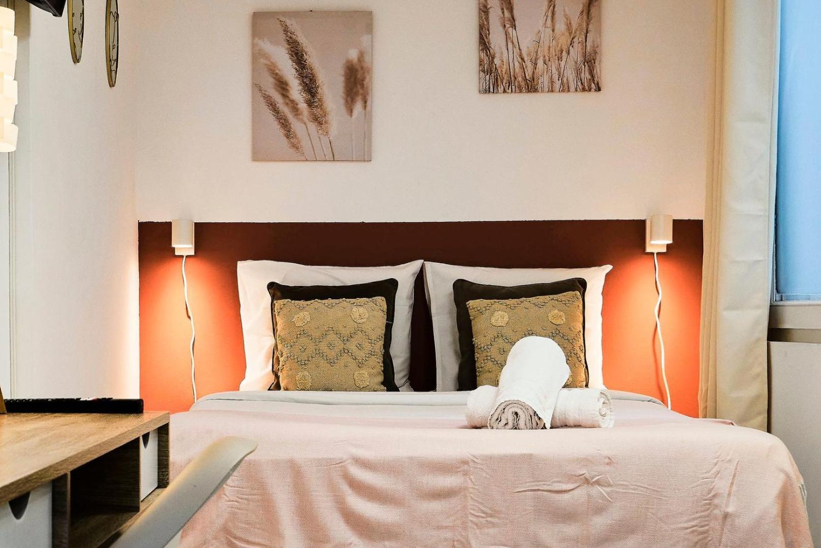 Large Between Train Station & Grand Place Apartamento Lila